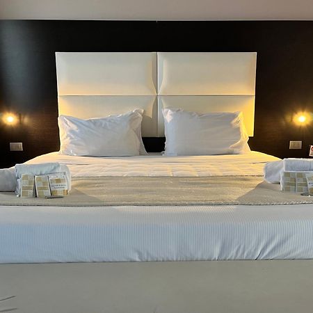 Eh Suites Rome Airport Euro House Hotels Fiumicino Exterior foto