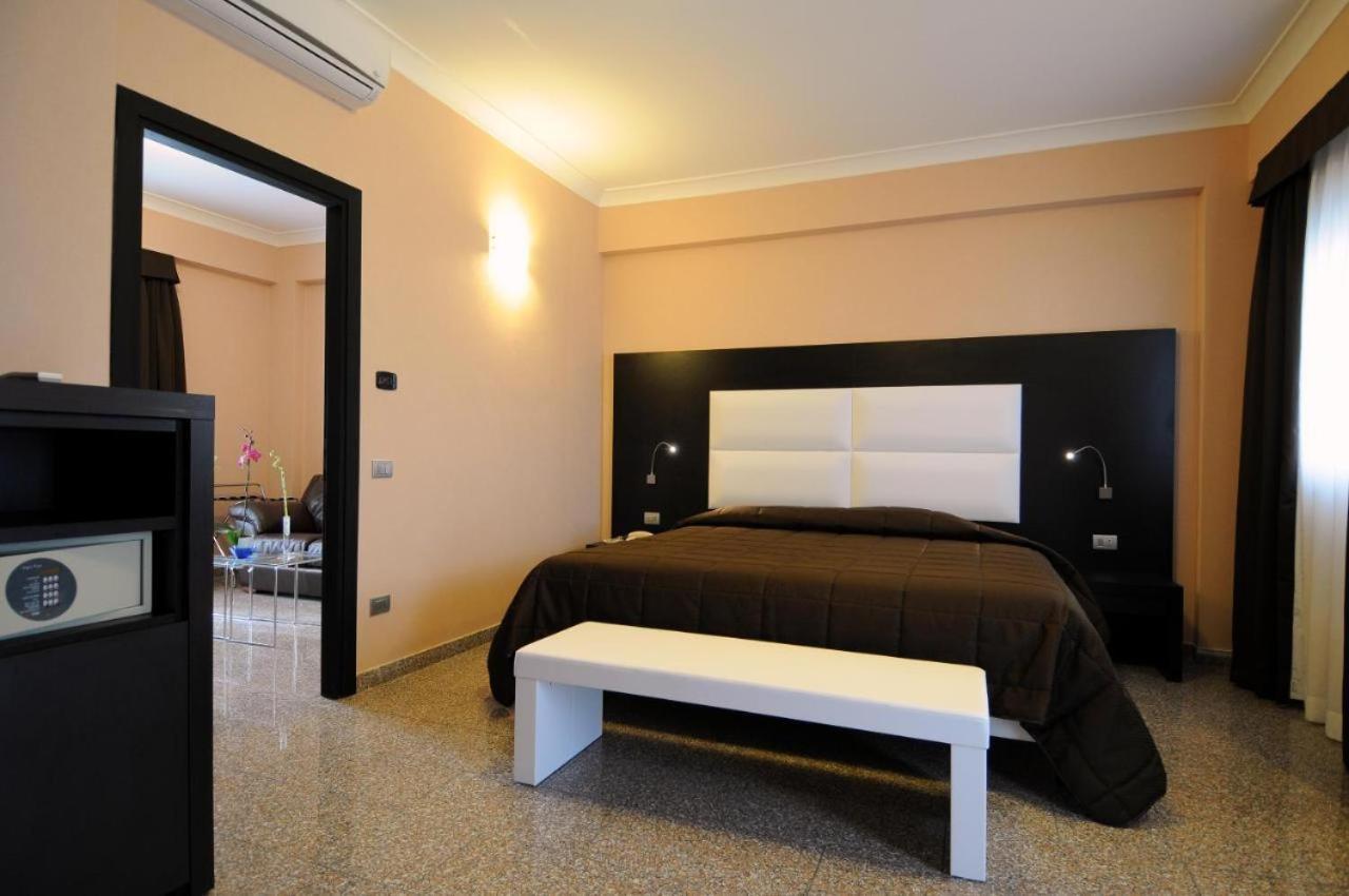 Eh Suites Rome Airport Euro House Hotels Fiumicino Exterior foto