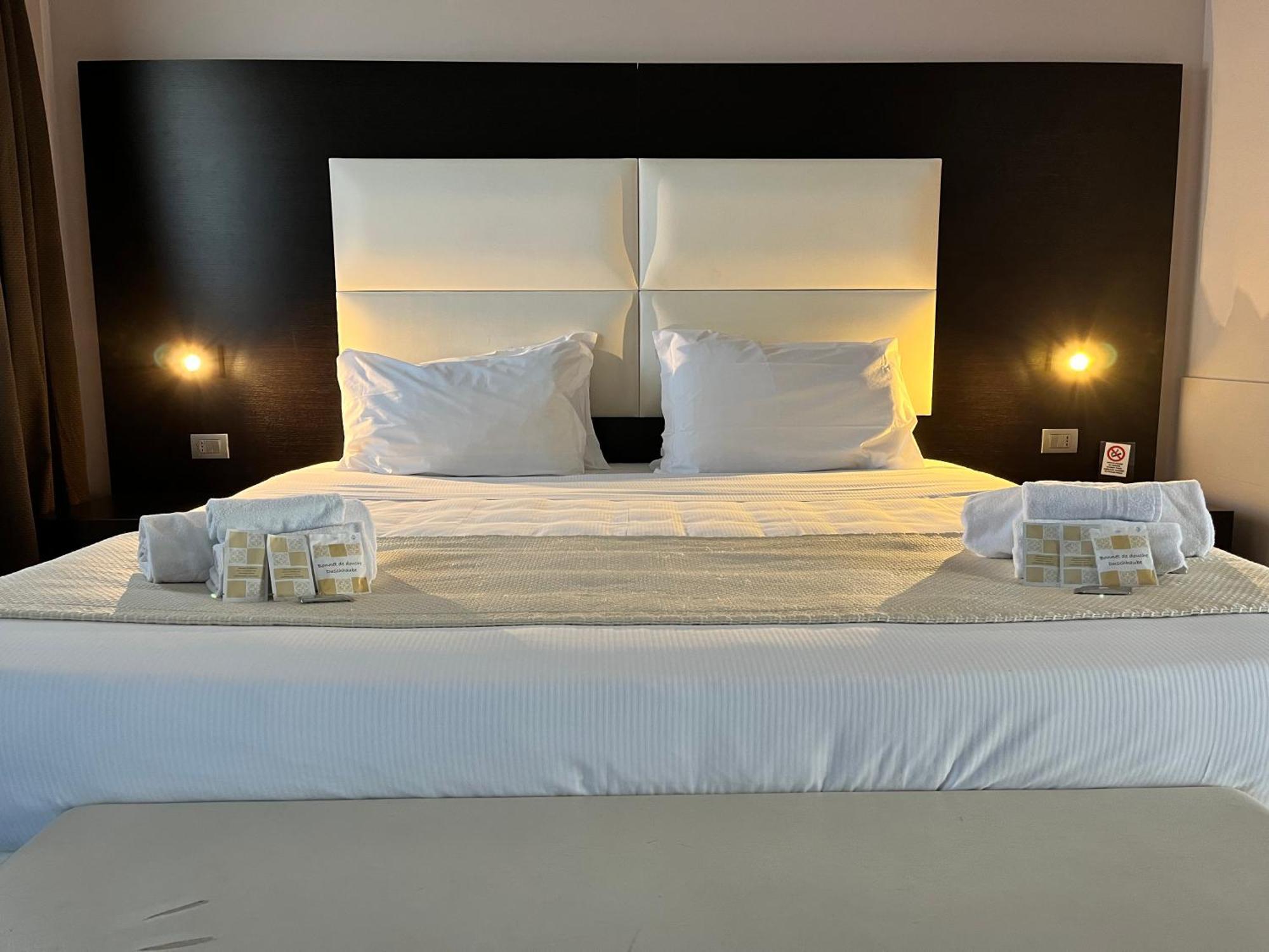 Eh Suites Rome Airport Euro House Hotels Fiumicino Exterior foto