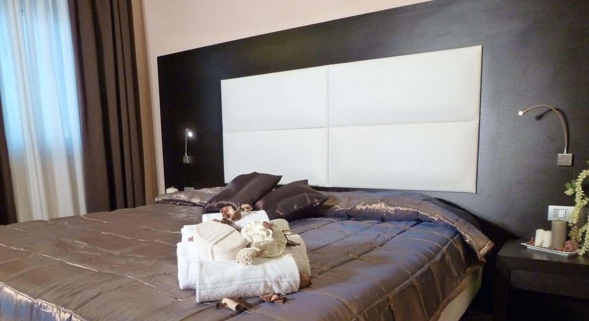 Eh Suites Rome Airport Euro House Hotels Fiumicino Exterior foto